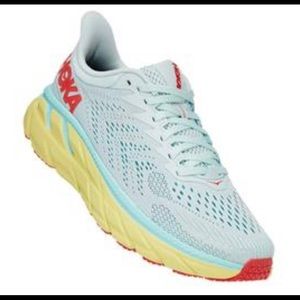 Women's Hoka One One Clifton 7. Size 9.  Morning Mist/Coral. Excellent Condition